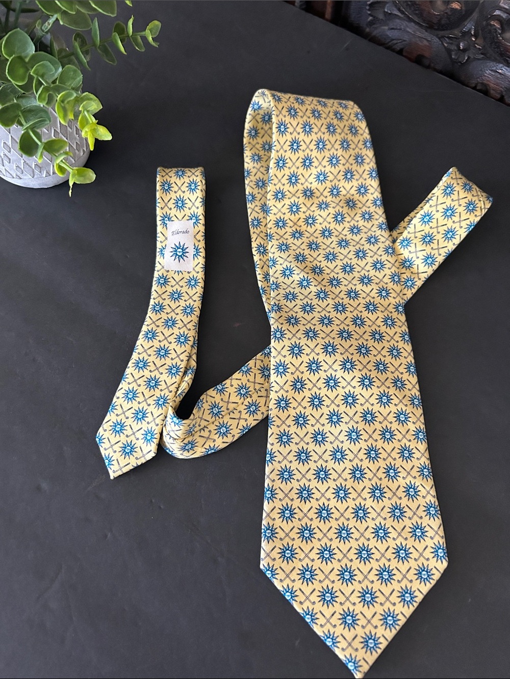 Vineyard Vines Yellow Tie with Blue Starburst Pattern